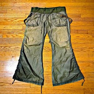 Goa parachute cargos w/ suspenders